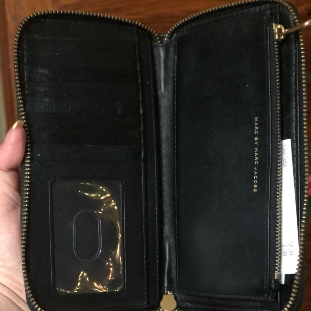 Marc Jacobs Large Wallet - Picture 3 of 7